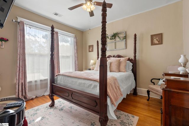 207 W 2nd Avenue, Easley, SC 29640