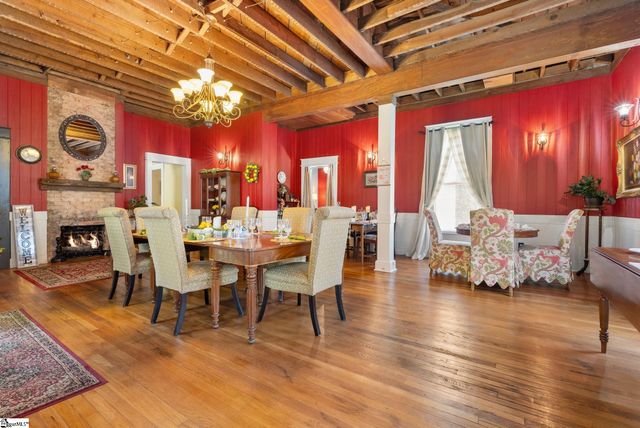 207 W 2nd Avenue, Easley, SC 29640