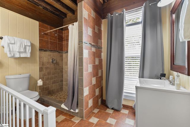 207 W 2nd Avenue, Easley, SC 29640