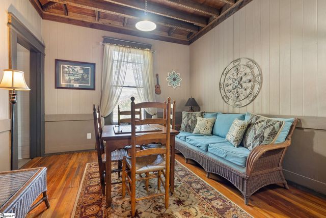 207 W 2nd Avenue, Easley, SC 29640