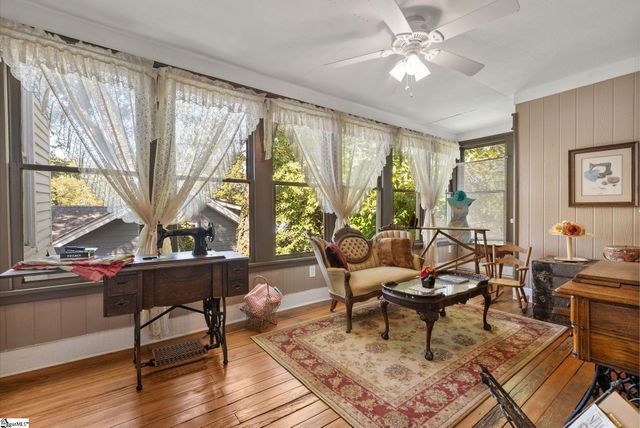 207 W 2nd Avenue, Easley, SC 29640