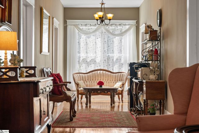 207 W 2nd Avenue, Easley, SC 29640