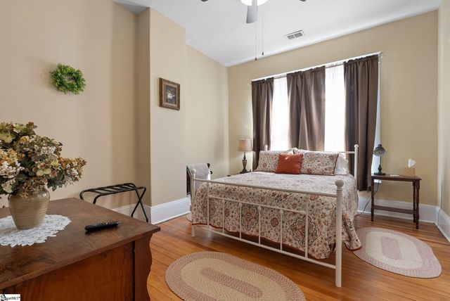 207 W 2nd Avenue, Easley, SC 29640