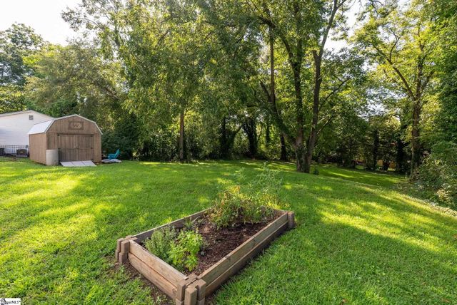 207 W 2nd Avenue, Easley, SC 29640