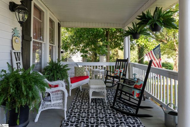 207 W 2nd Avenue, Easley, SC 29640