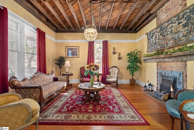 207 W 2nd Avenue, Easley, SC 29640