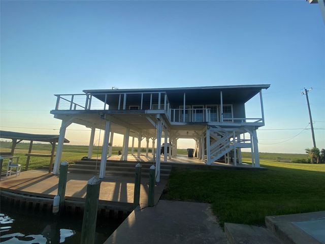 125 Marlin Lane, Freeport, TX 77541