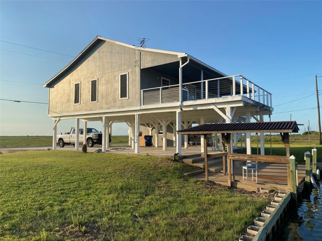 125 Marlin Lane, Freeport, TX 77541