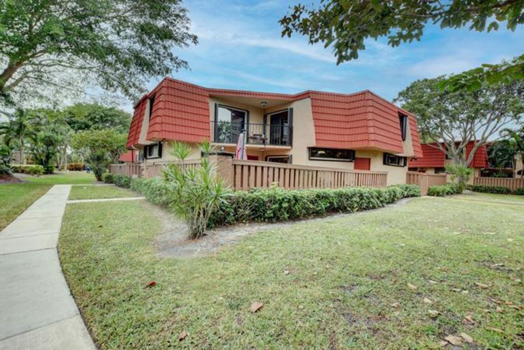 8279 Severn Drive C, Boca Raton, FL 33433
