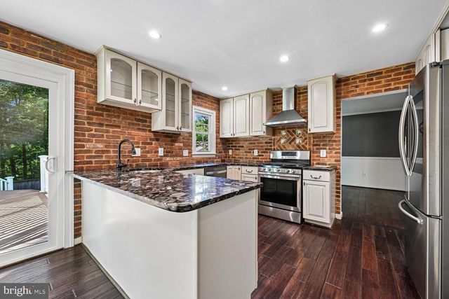 8002 LOG CABIN CT, Springfield, VA 22153