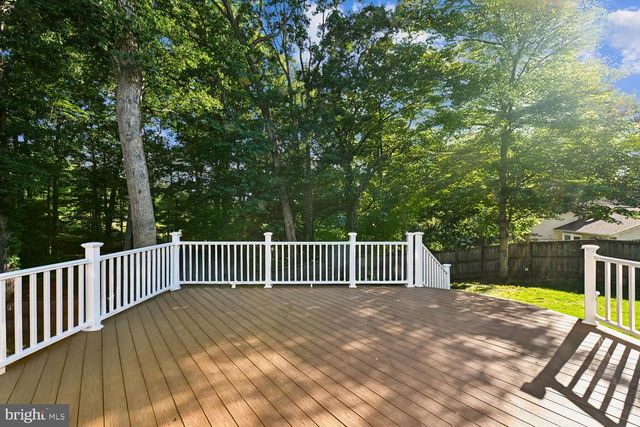 8002 LOG CABIN CT, Springfield, VA 22153