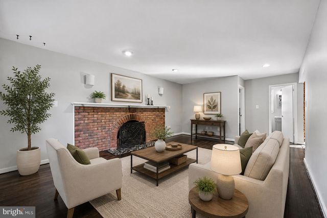 8002 LOG CABIN CT, Springfield, VA 22153