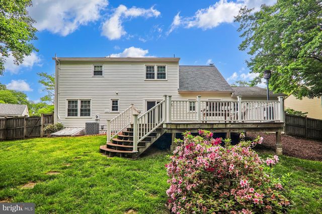 8002 LOG CABIN CT, Springfield, VA 22153