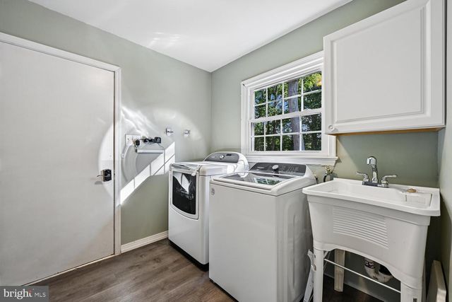 8002 LOG CABIN CT, Springfield, VA 22153