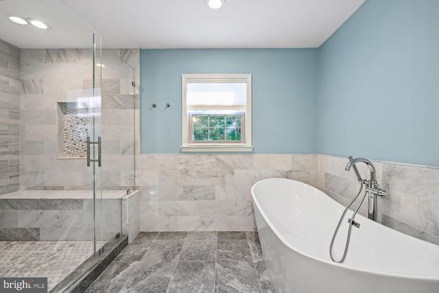 8002 LOG CABIN CT, Springfield, VA 22153