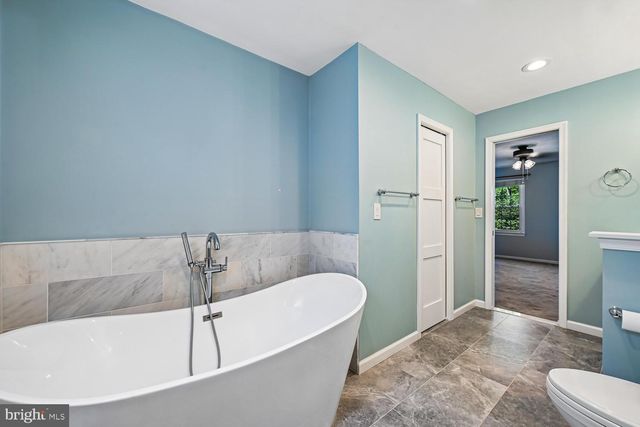 8002 LOG CABIN CT, Springfield, VA 22153