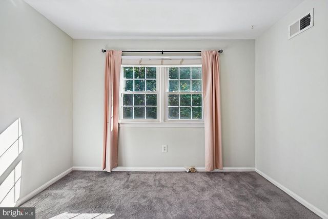 8002 LOG CABIN CT, Springfield, VA 22153