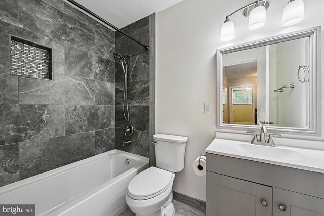 8002 LOG CABIN CT, Springfield, VA 22153