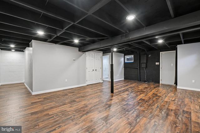 8002 LOG CABIN CT, Springfield, VA 22153