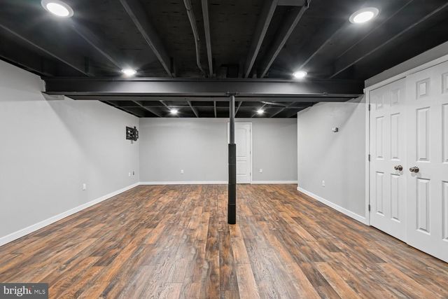8002 LOG CABIN CT, Springfield, VA 22153