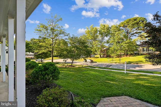 8002 LOG CABIN CT, Springfield, VA 22153