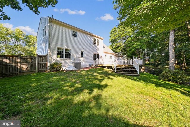 8002 LOG CABIN CT, Springfield, VA 22153