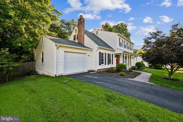8002 LOG CABIN CT, Springfield, VA 22153