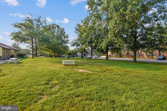 8002 LOG CABIN CT, Springfield, VA 22153