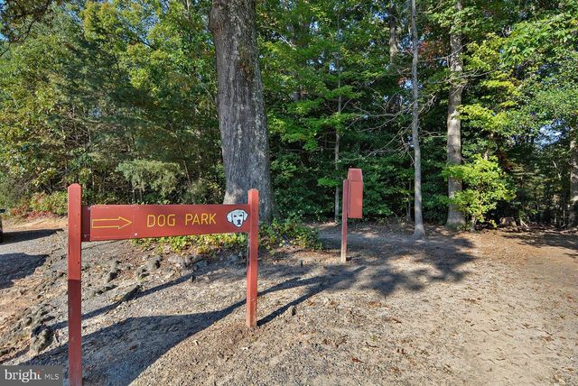 8002 LOG CABIN CT, Springfield, VA 22153