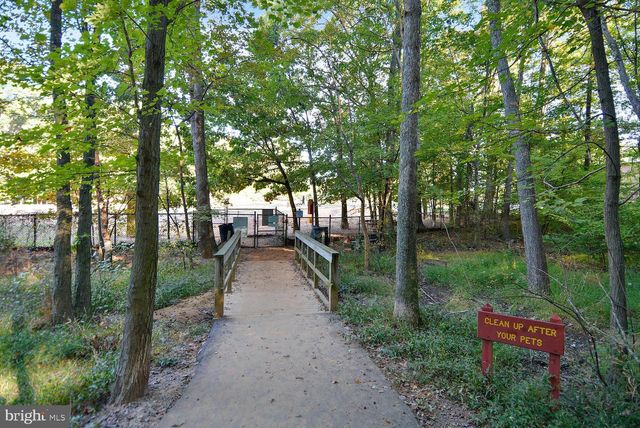 8002 LOG CABIN CT, Springfield, VA 22153