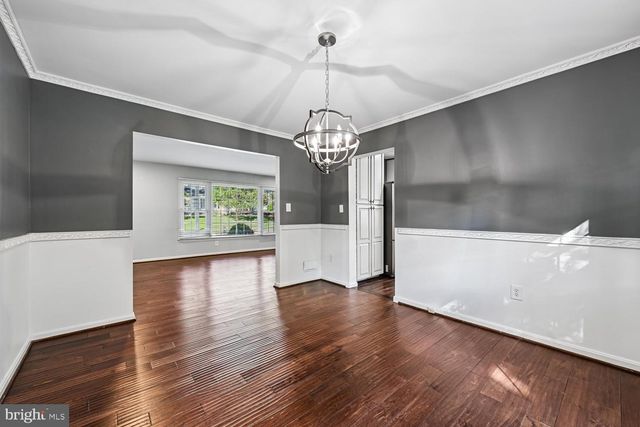 8002 LOG CABIN CT, Springfield, VA 22153