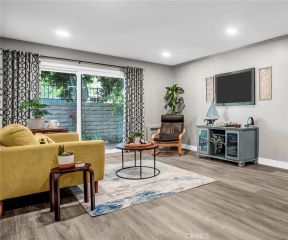 1000 W MacArthur 46, Santa Ana, CA 92707