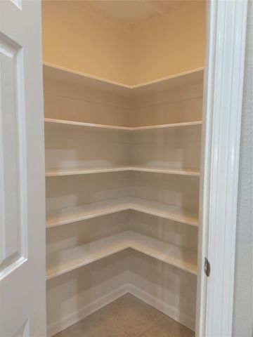 1601 N Lago Vista Court, Pearland, TX 77581