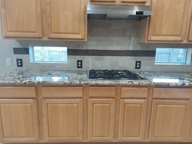 1601 N Lago Vista Court, Pearland, TX 77581