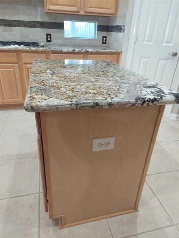 1601 N Lago Vista Court, Pearland, TX 77581