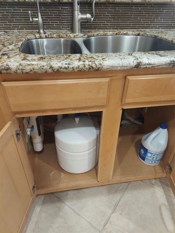 1601 N Lago Vista Court, Pearland, TX 77581