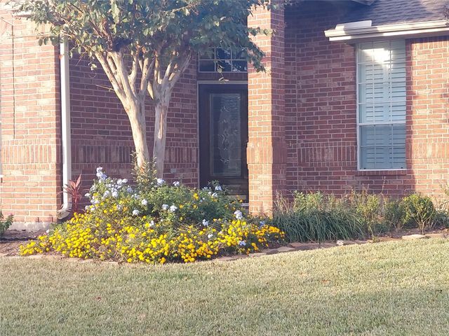 1601 N Lago Vista Court, Pearland, TX 77581