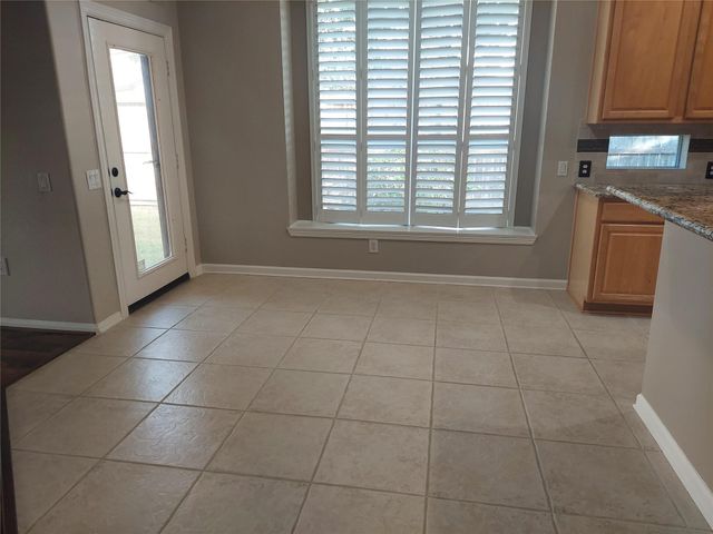 1601 N Lago Vista Court, Pearland, TX 77581