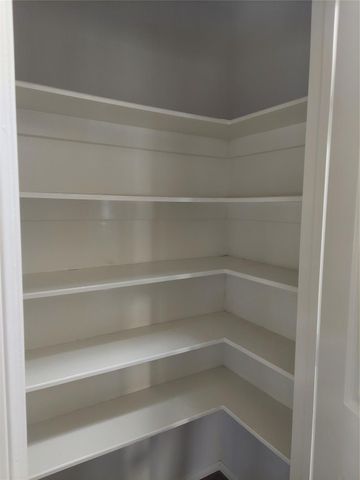 1601 N Lago Vista Court, Pearland, TX 77581