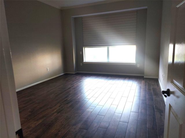 1601 N Lago Vista Court, Pearland, TX 77581