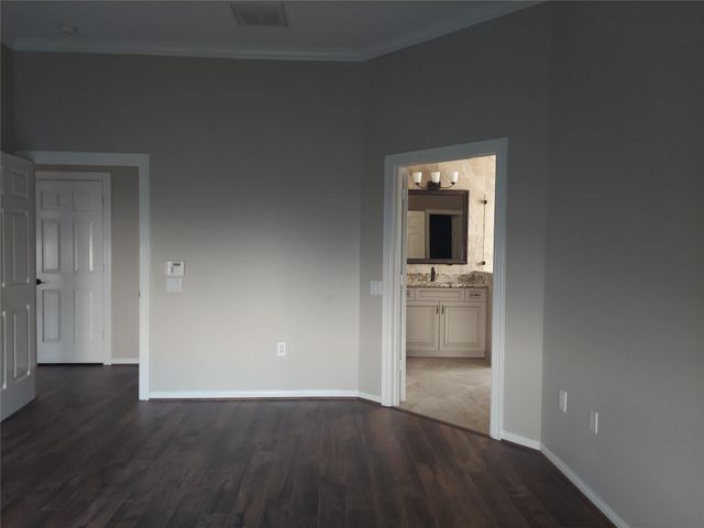 1601 N Lago Vista Court, Pearland, TX 77581