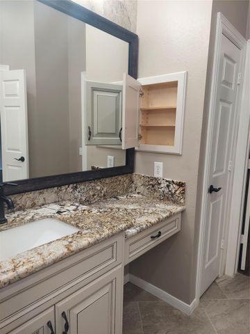 1601 N Lago Vista Court, Pearland, TX 77581