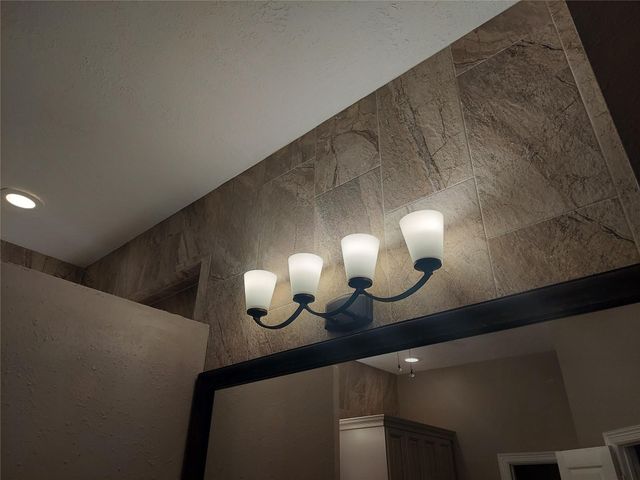 1601 N Lago Vista Court, Pearland, TX 77581