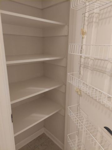 1601 N Lago Vista Court, Pearland, TX 77581