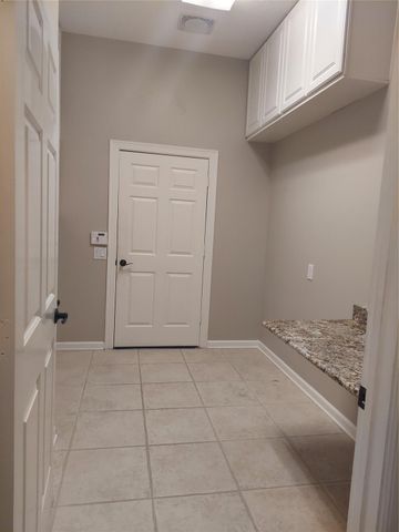 1601 N Lago Vista Court, Pearland, TX 77581