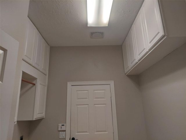 1601 N Lago Vista Court, Pearland, TX 77581