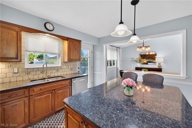 4563 Azalea Lane, North Olmsted, OH 44070