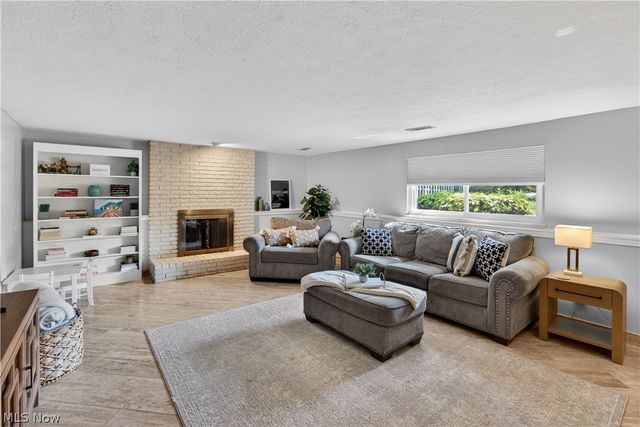 4563 Azalea Lane, North Olmsted, OH 44070