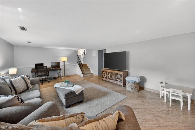 4563 Azalea Lane, North Olmsted, OH 44070