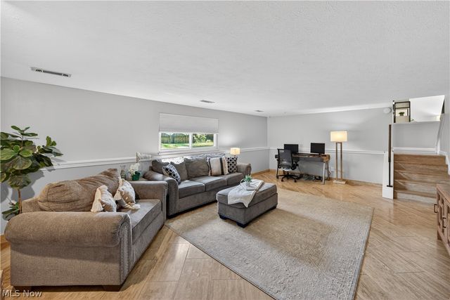 4563 Azalea Lane, North Olmsted, OH 44070
